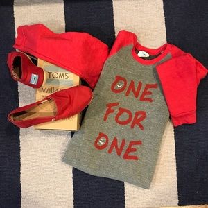 TOMS Canvas slip on in RED